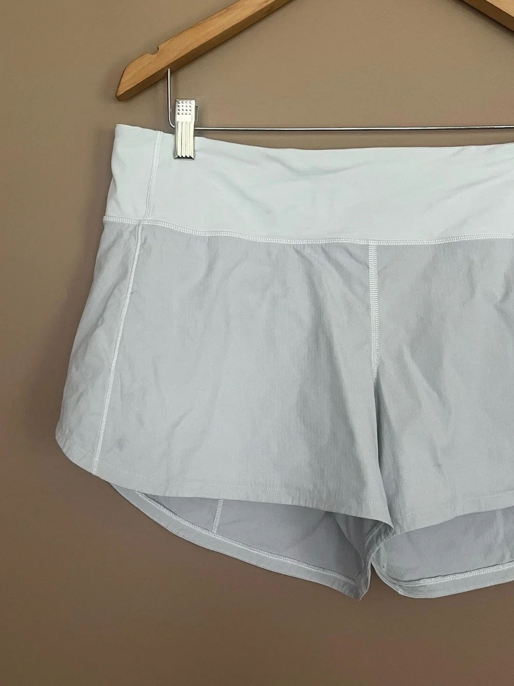 {Lululemon} Speed Up Short Long Inseam Updated Fit in White - Womens 12